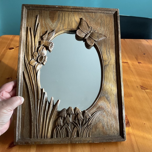VINTAGE EINAR JOHANSEN WOOD CARVED MIRROR 1976 BUTTERFLY DAFFODIL BLUEBELLS - Picture 2 of 16